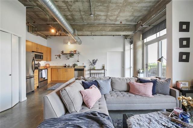 Building Photo - 1001 Belleview St