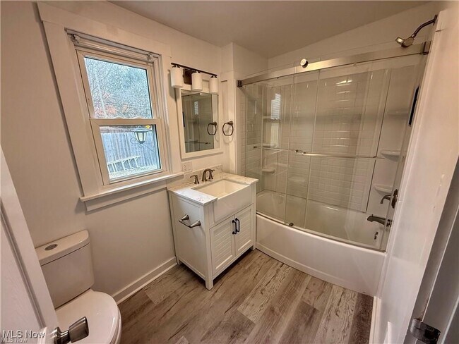 Building Photo - 338 N Wooster Ave