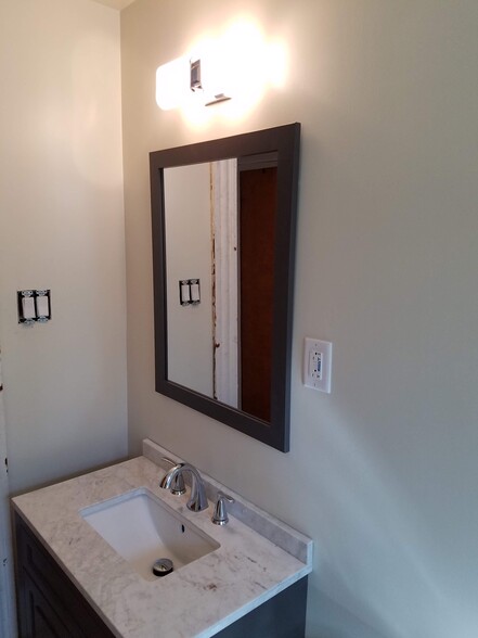 Bathroom 2 - 17 Welsford St