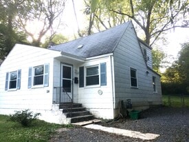 Building Photo - 114 S Lee St