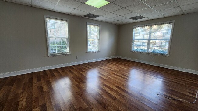Building Photo - 56 Trillium Trail NE
