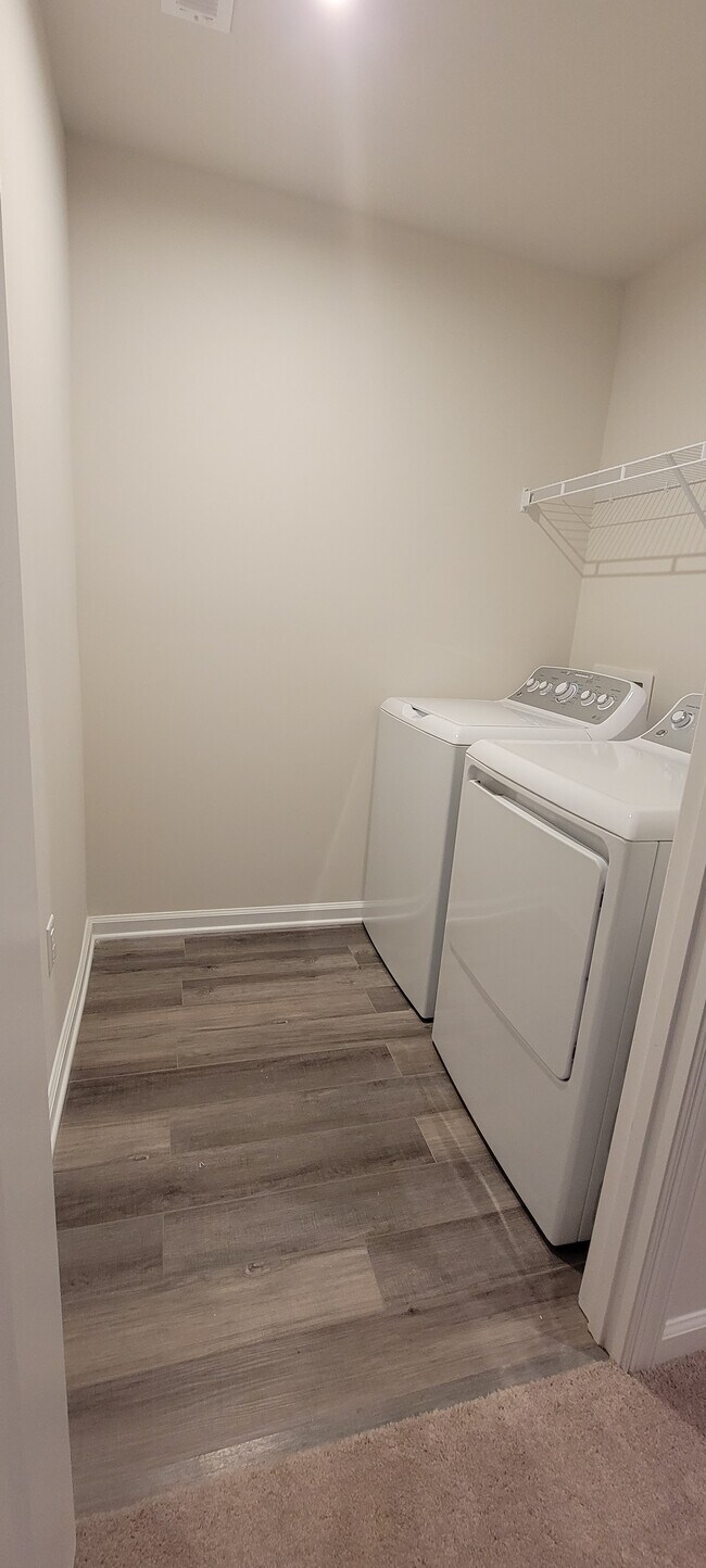 Building Photo - 5147 Downhaul Dr