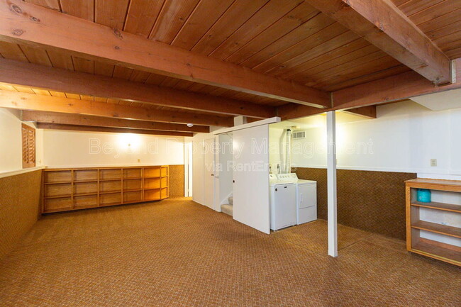 Building Photo - 6232 Merced Lake Ave