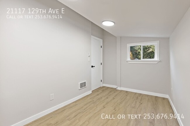 Building Photo - 21117 129th Ave E