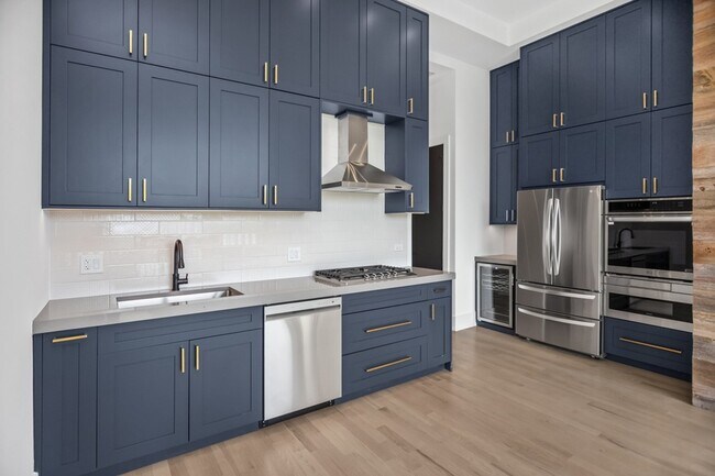 Building Photo - 6556 S Minerva Ave