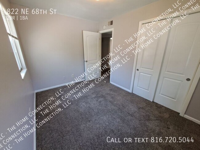 Building Photo - Recently Updated 2 Bed / 1 Bath Townhouse ...