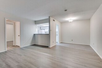 Building Photo - 12816 Midway Rd