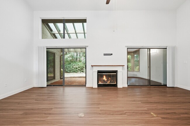 Building Photo - 114 Gleneagles Dr