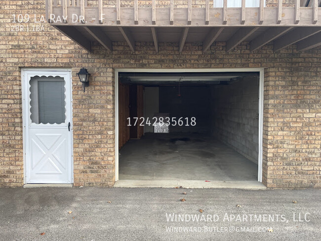 Building Photo - 2 Bedroom APT w/ Garage