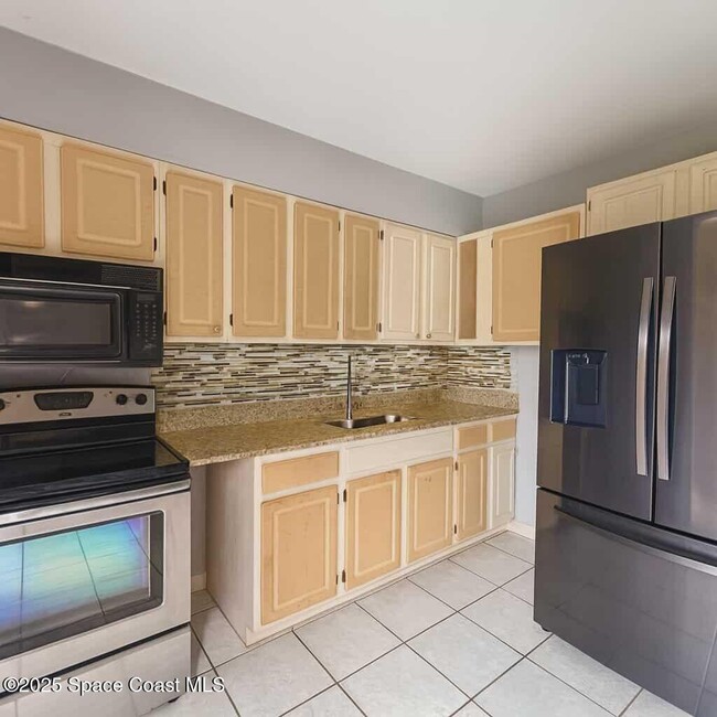 Building Photo - 1112 Broadmoor Dr