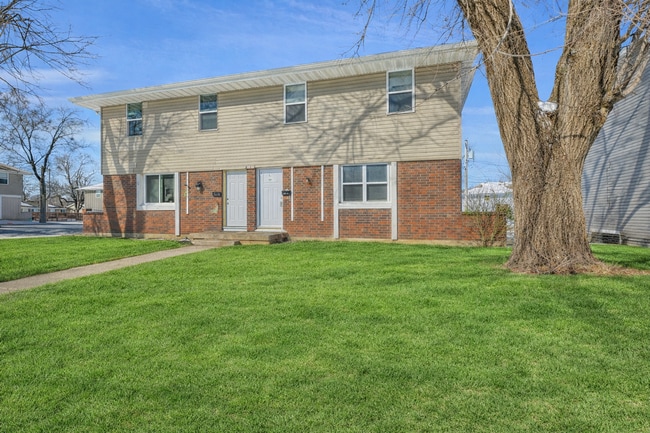 Building Photo - Amazing Townhomes