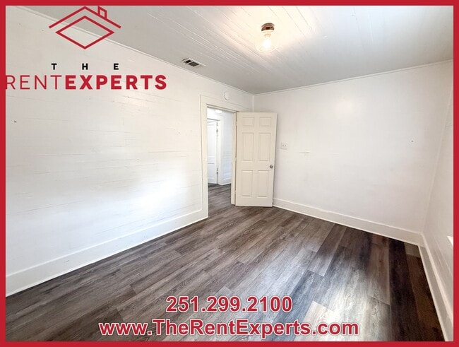 Building Photo - 63 Macks St