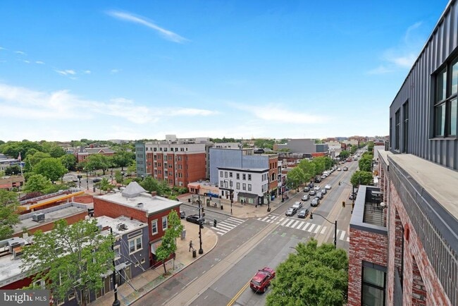 Building Photo - 1402 H St NE