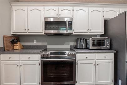 Building Photo - Available mid January!