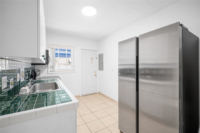 Building Photo - 3675 SW 23rd St