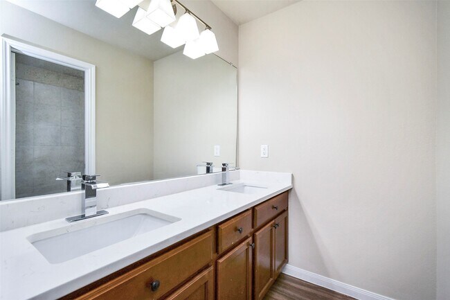 Building Photo - 18638 Lansdowne Stream Path