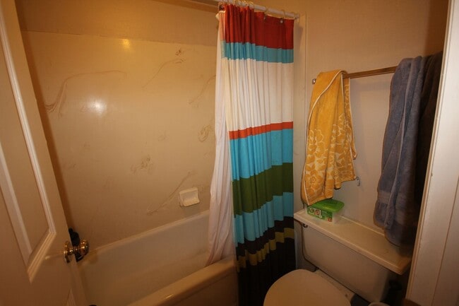 Building Photo - TWO SPOTS available in Wellington 1 for Fall 2026