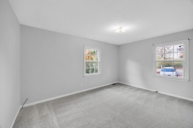 Building Photo - Charming 2-Bedroom Retreat in Spartanburg'...