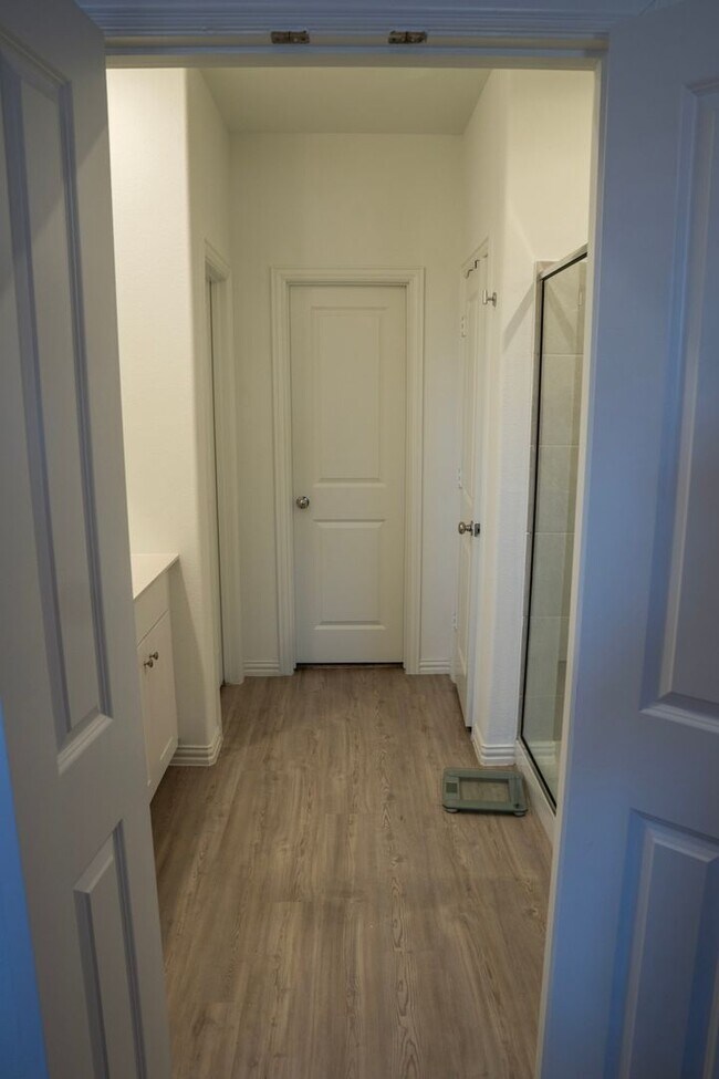 Building Photo - 3305 Kaufman Ct