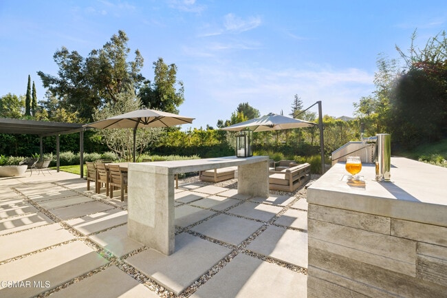 Building Photo - 1501 Valecroft Ave