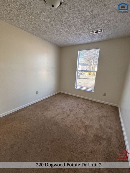 Building Photo - 220 Dogwood Pointe Dr