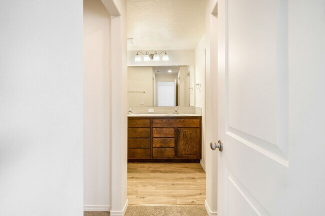 Building Photo - 4214 W Wood Ct