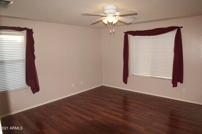Building Photo - 2732 E Canyon Creek Dr