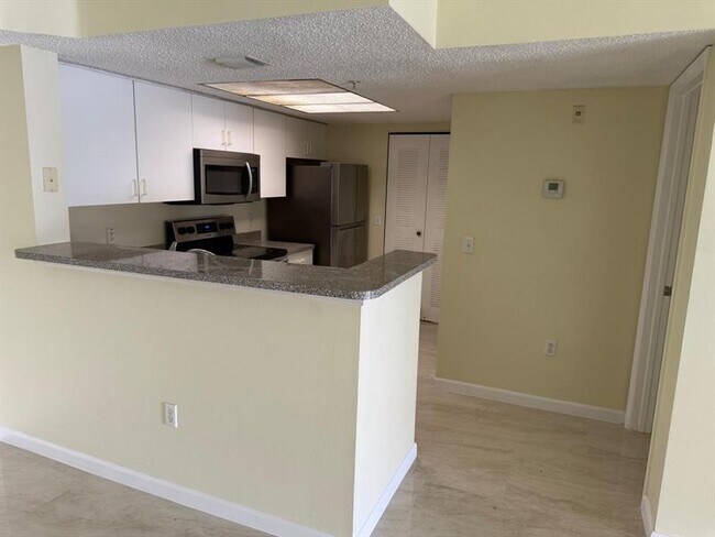 Building Photo - 5061 Wiles Rd