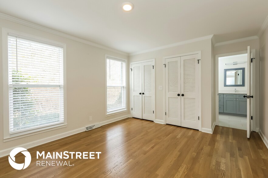 Building Photo - 5849 Beauregard Dr