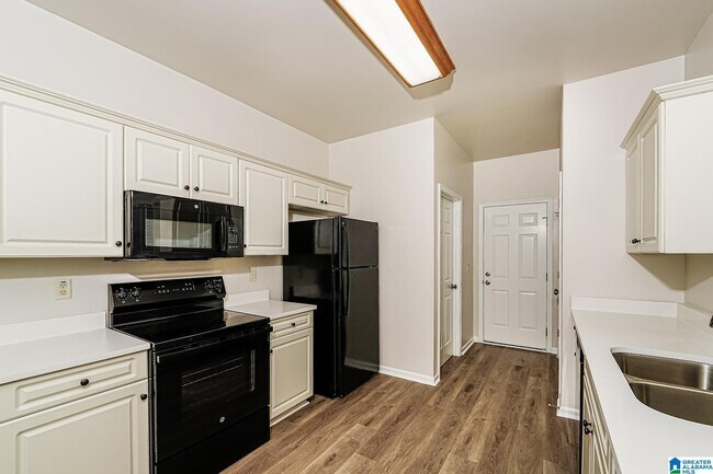 Building Photo - 1128 Avalon Dr