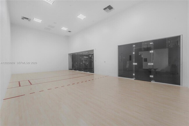 Building Photo - 225 N Miami Ave
