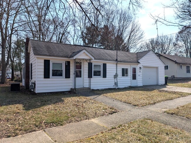 Building Photo - 813 E Pearl St