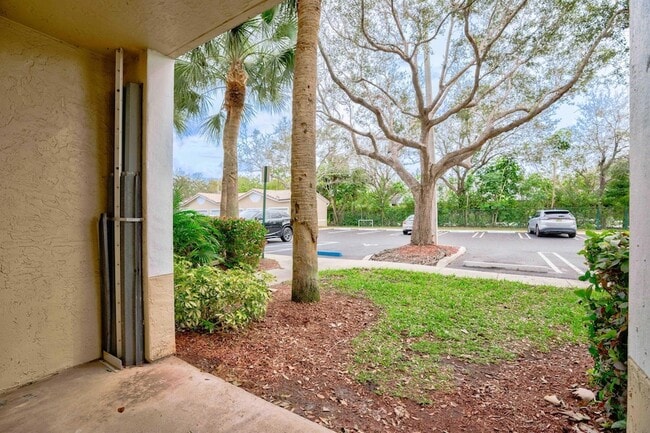 Building Photo - 266 Village Blvd