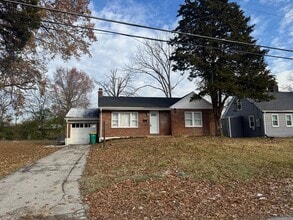 Building Photo - Move in Ready