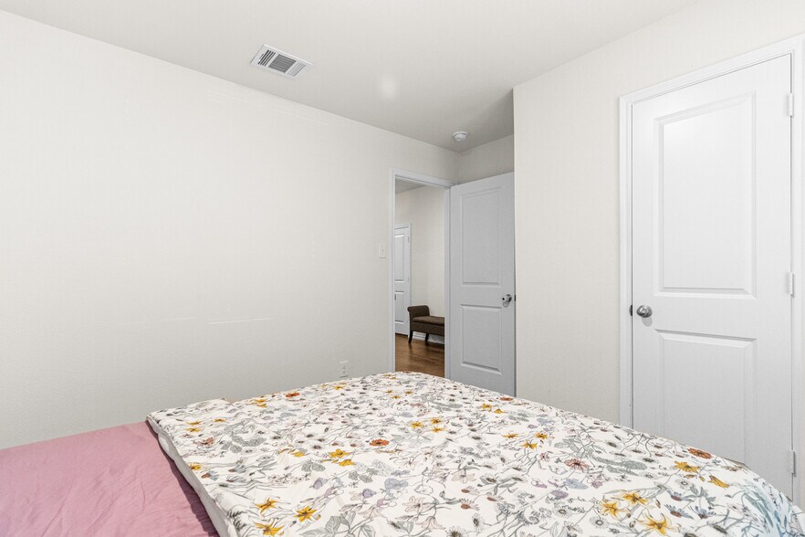 Building Photo - 2928 Roper St