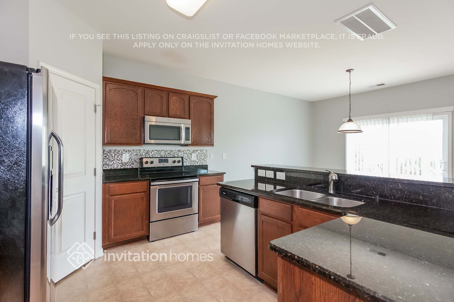 Building Photo - 7004 Dacian Ln