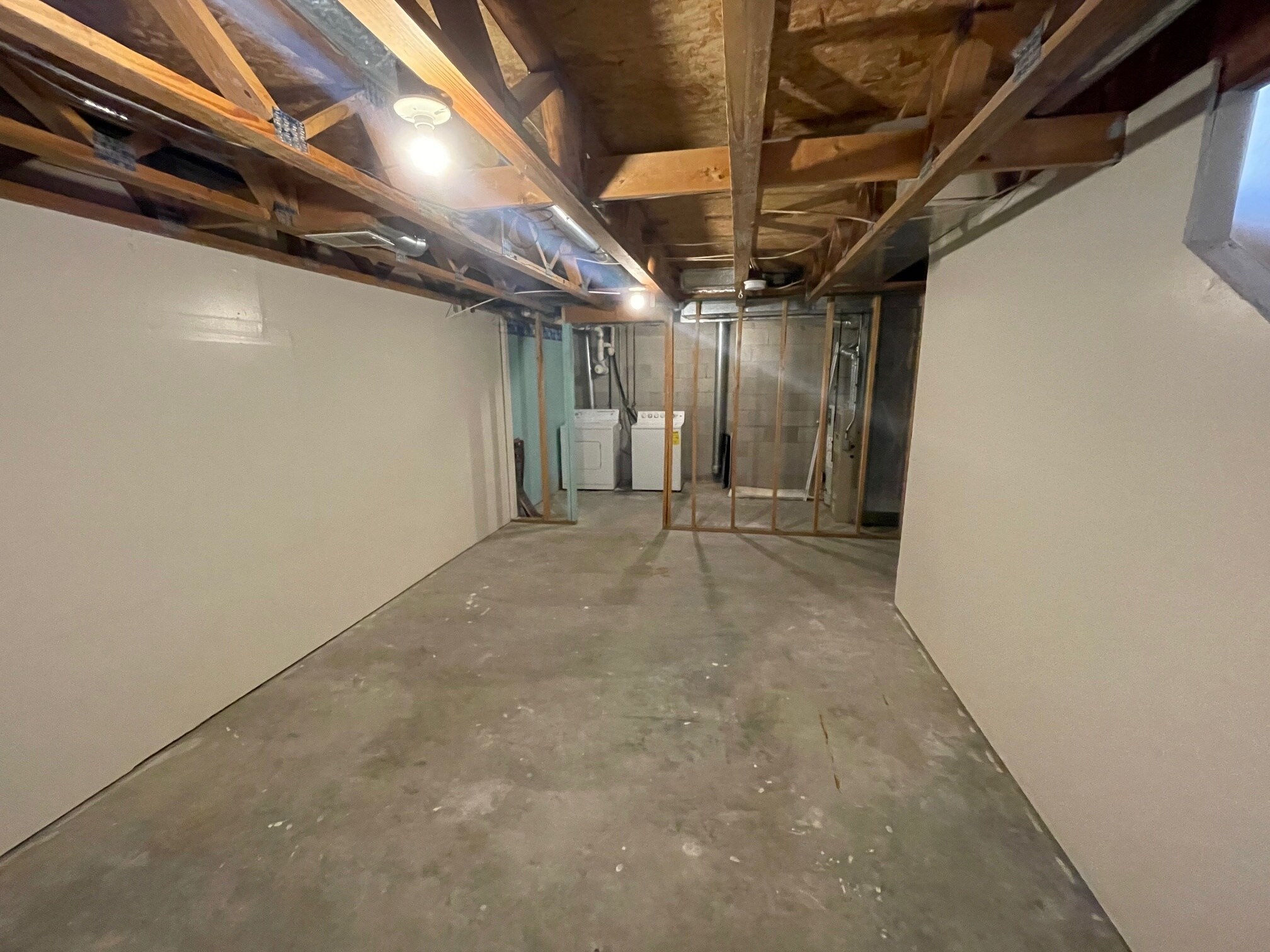 Building Photo - 1897 Apartment Dr
