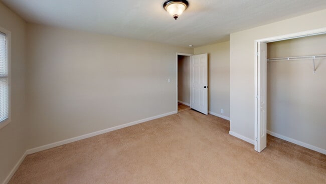 Building Photo - 2209 N Ball Ave