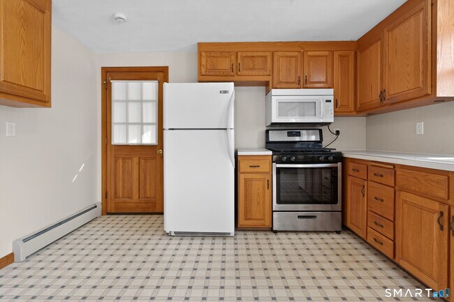 Building Photo - 985 Slater Rd