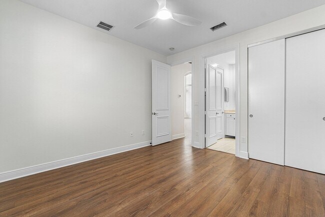 Building Photo - 6641 Conch Ct