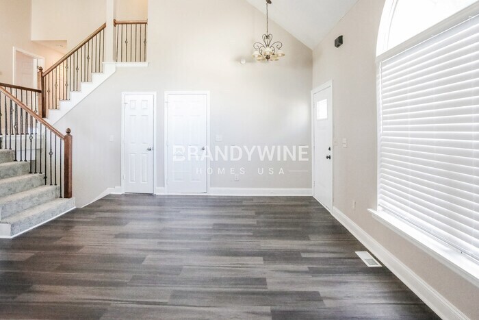 Building Photo - 18709 E 10th Terrace Ct N