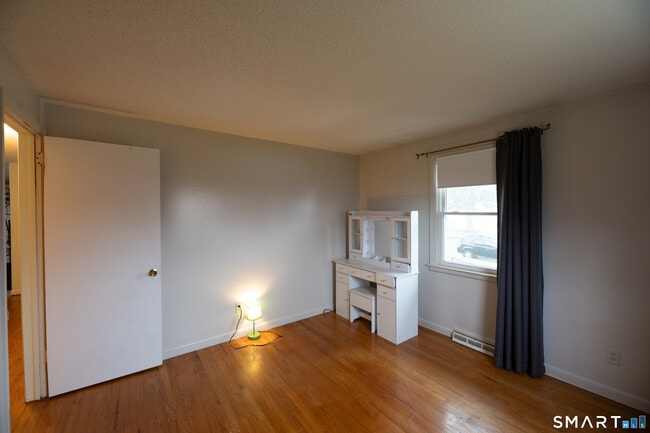 Building Photo - 3 Mountain View Dr