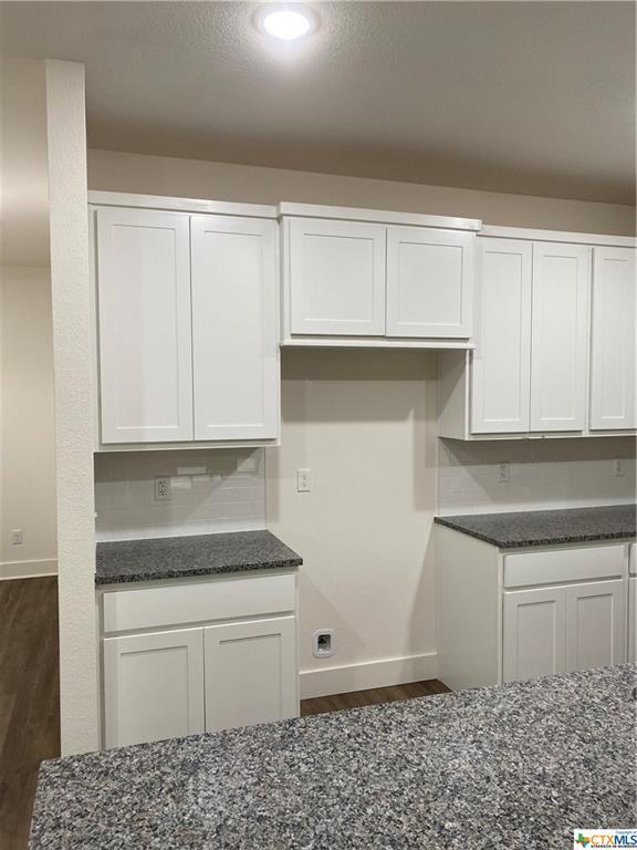 Building Photo - 909 Allie Wy