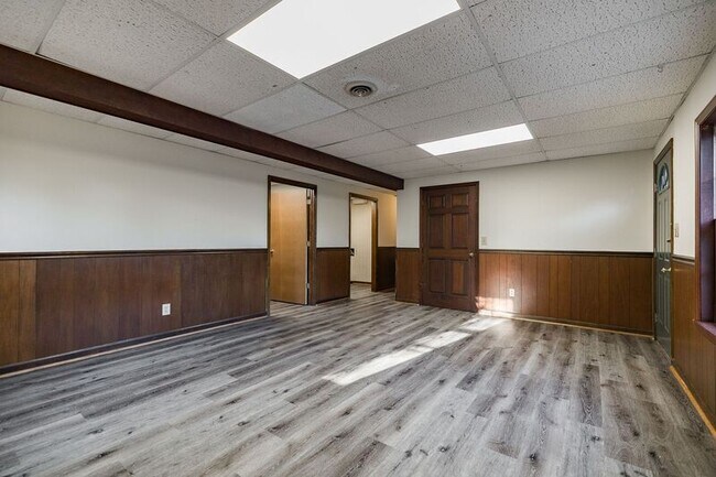 Building Photo - 265 Ponderosa Dr