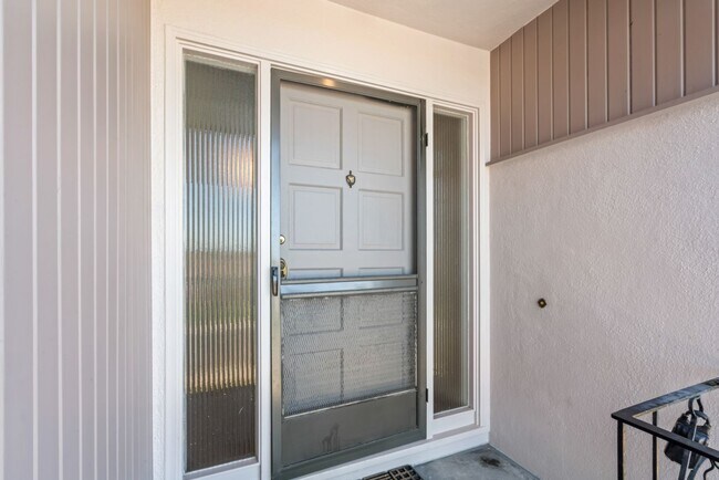 Building Photo - Single-Family Home Located in Peaceful Nei...
