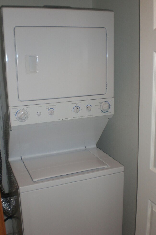 Building Photo - 936 McKinley Ave