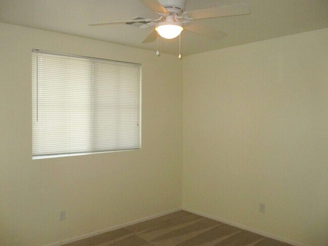 Building Photo - New Listing in Buckeye