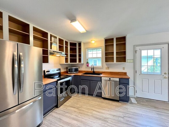 Building Photo - 130 Warren Haynes Dr