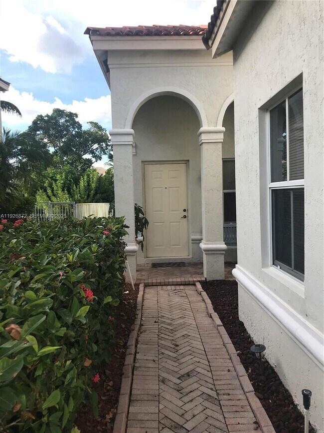 Building Photo - 815 Vista Meadows Dr