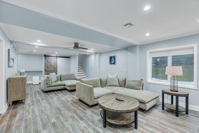 Building Photo - 300 Fiddler Ln